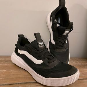 VANS Ultrarange Rapidweld BLACK/WHITE